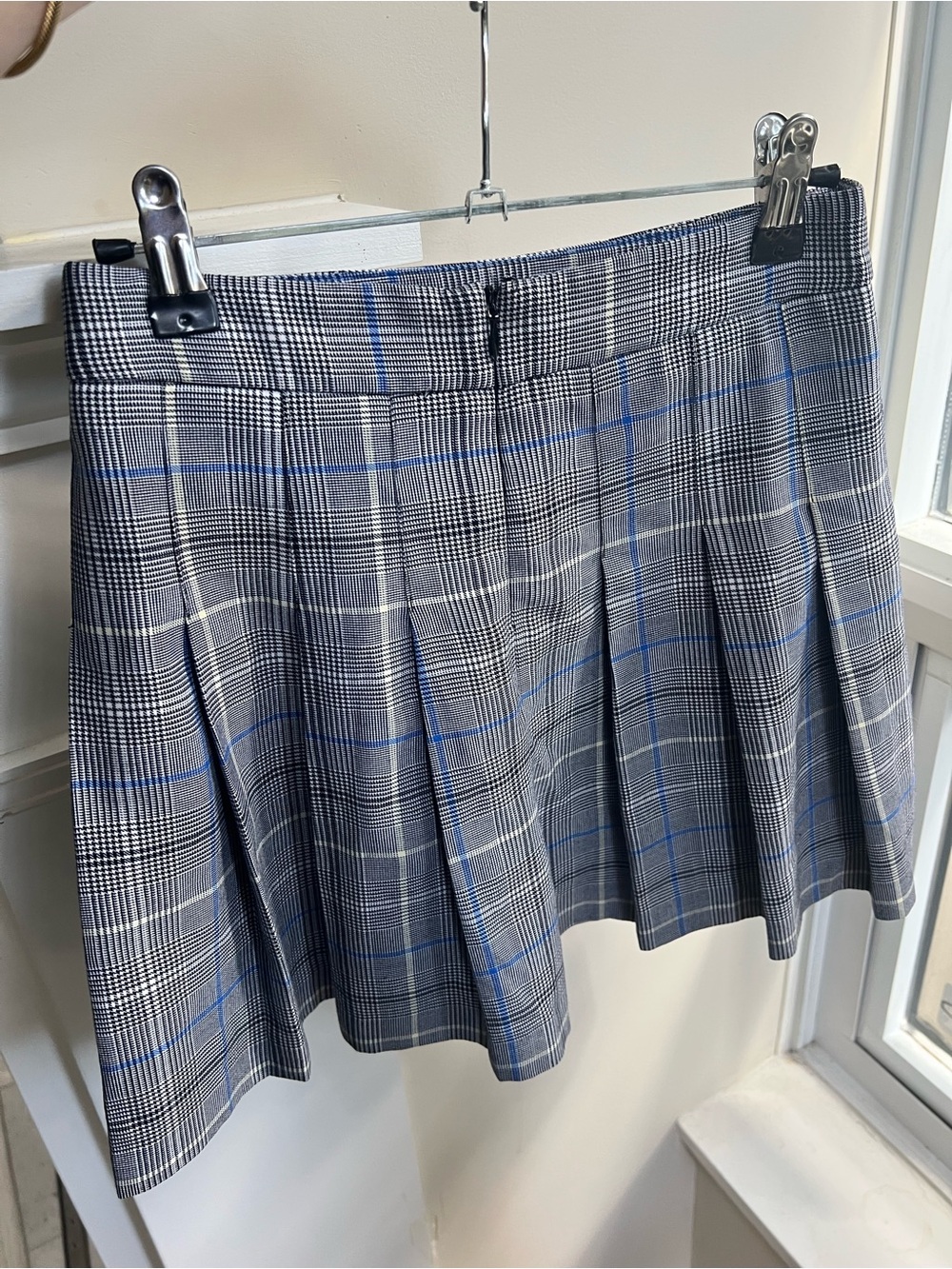 Aritzia Sunday Best Olive Skirt - Picture 4 of 5